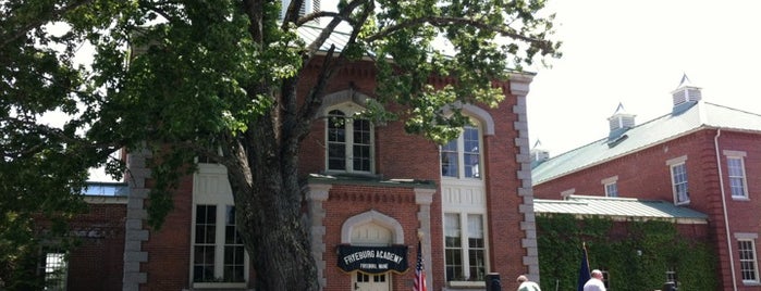 Fryeburg Academy is one of Mikeさんのお気に入りスポット.