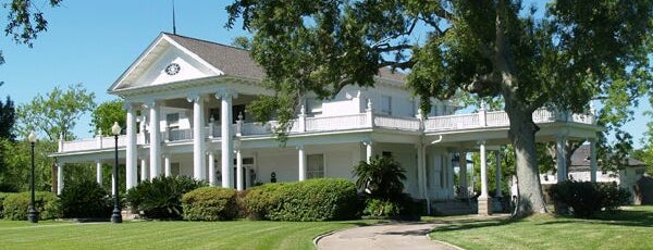 Rose Hill Manor is one of Beaumont's Historic Homes.