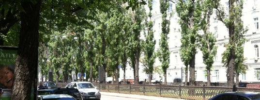 Shevchenko Boulevard is one of гулятельное.