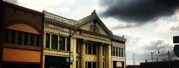 Tabor Hill Wine & Art Gallery is one of Microbreweries I've Been To.