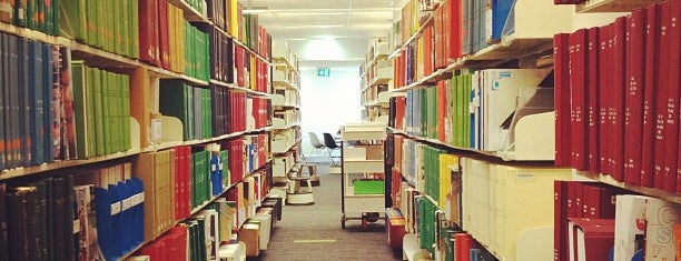 UTS Library is one of Syd - places to visit.