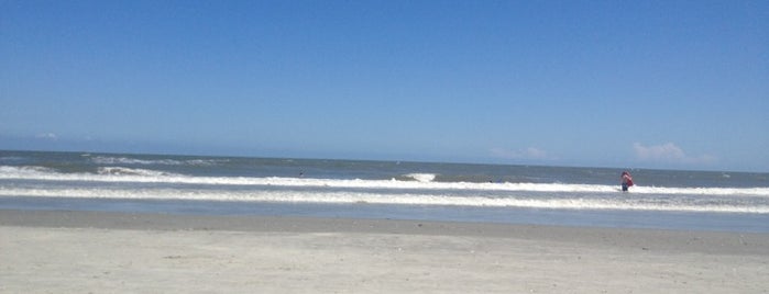 Folly Beach 310 West is one of Best Novice Surfer Beaches.