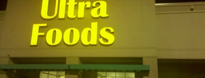 Ultra Foods is one of Selenaさんのお気に入りスポット.