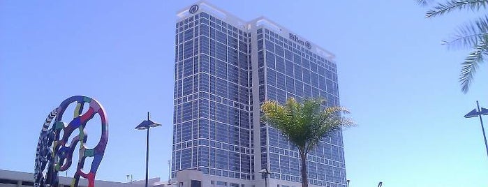 Hilton San Diego Bayfront is one of Lugares guardados de Paul.