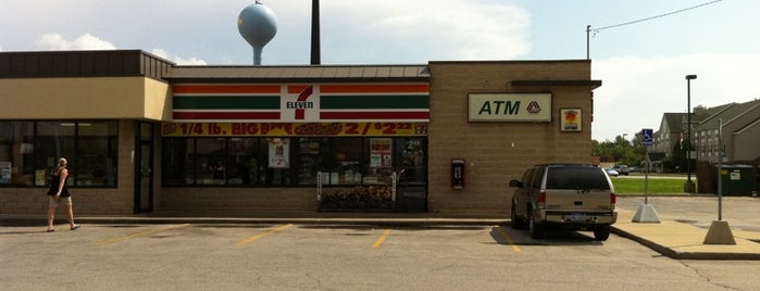 7-Eleven is one of Orte, die Sandy gefallen.