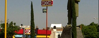 OXXO is one of TIENDAS 2.