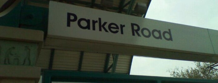 Parker Road Station (DART Rail) is one of สถานที่ที่ Tim ถูกใจ.