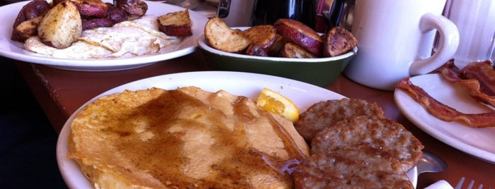 Renee's Cafe is one of Brunch in Boston.