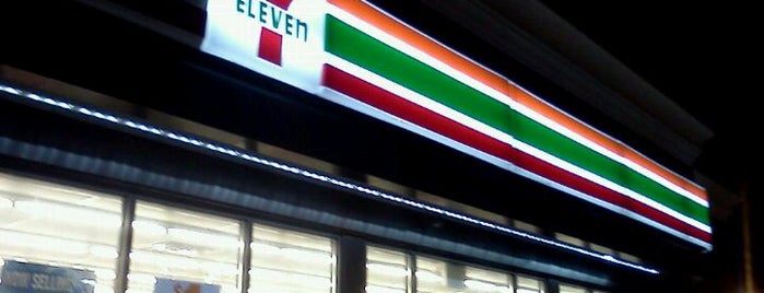 7-Eleven is one of สถานที่ที่ Valerie ถูกใจ.