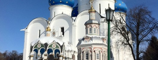 The Holy Trinity-St. Sergius Lavra is one of 100 чудес России.
