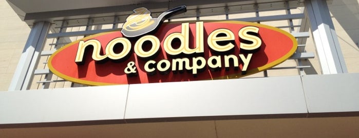 Noodles & Company is one of Tempat yang Disukai Wade.