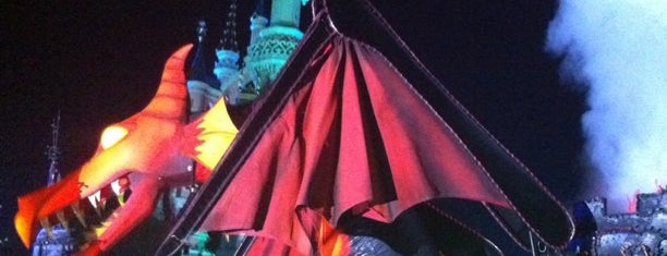 眠れる森の美女の城 is one of Guide to Disneyland Paris best spots.