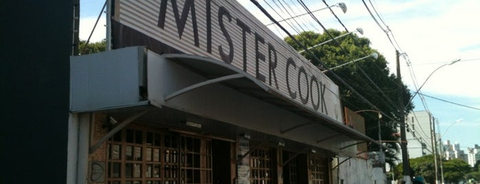 Mister Cook is one of สถานที่ที่ Flor ถูกใจ.