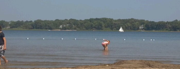 Bellaire Beach is one of Posti salvati di Jenny.