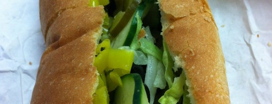 Subway is one of Lugares favoritos de Judah.