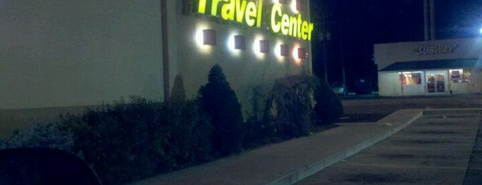 Pilot Travel Centers is one of สถานที่ที่ Annie ถูกใจ.
