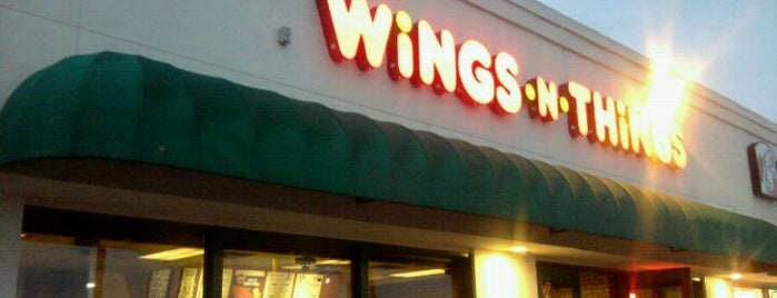 Epic Wings is one of Lugares favoritos de Julio.