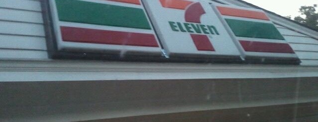 7-Eleven is one of Kelly'in Beğendiği Mekanlar.