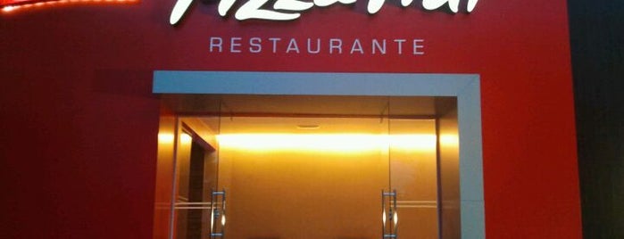 Pizza Hut is one of Locais curtidos por Rodrigo.