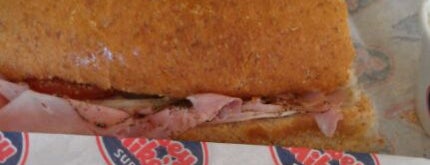 Jersey Mike's Subs is one of Orte, die Mike gefallen.