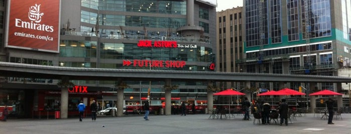 Yonge-Dundas Square is one of Cosas por hacer en Toronto.