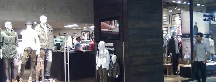 Billabong Store is one of Lojas.