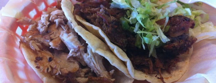 Tacos y salsas is one of Jacobさんのお気に入りスポット.