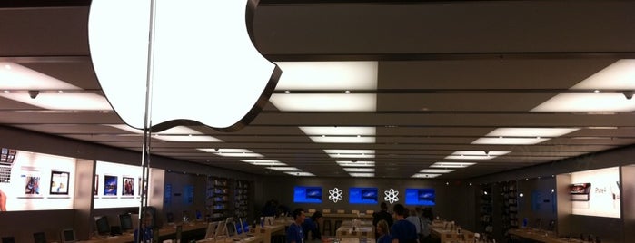 Apple Anchorage 5th Avenue Mall is one of US Apple Stores.