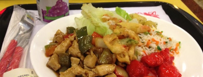 Thaiho Chinese Cuisine is one of Adrianaさんのお気に入りスポット.