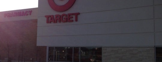 Target is one of Locais curtidos por Emma.
