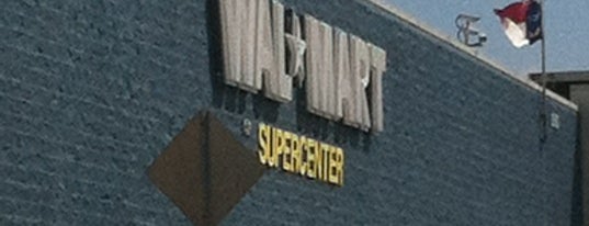 Walmart Supercenter is one of Locais curtidos por Ayana.