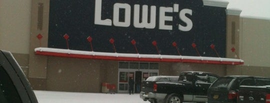 Lowe's is one of Orte, die Mike gefallen.