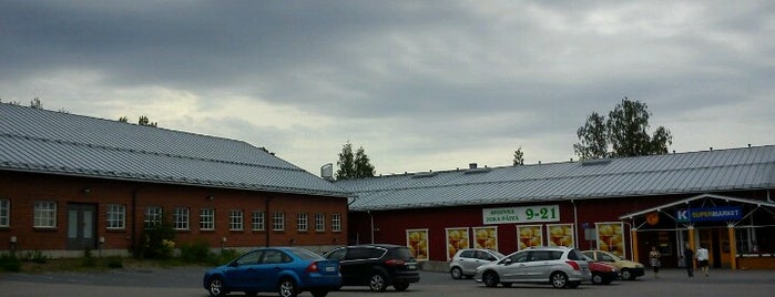 Kuljun Kartanon kahvila is one of Shopping Center.