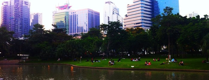 Benchasiri Park is one of Guide to the best spots in Bangkok.|ท่องเที่ยว กทม.