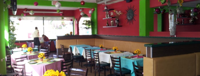 Armandos is one of Restaurantes Mexicanos en PR.