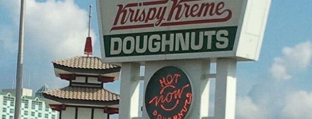 Krispy Kreme is one of Orte, die Andrew gefallen.