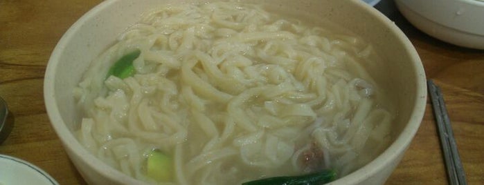 원조손칼국수 is one of Won-Kyung : понравившиеся места.