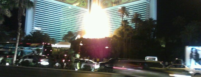 The Mirage Volcano is one of Vegas Free Things.