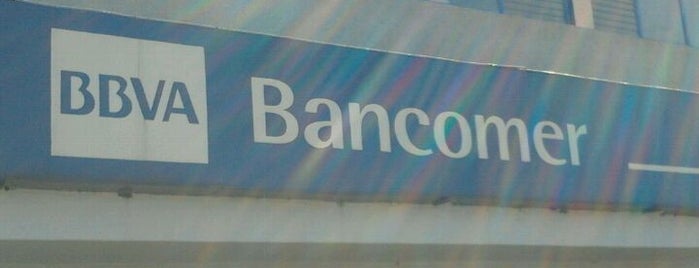 BBVA Bancomer Sucursal is one of สถานที่ที่ Wong ถูกใจ.