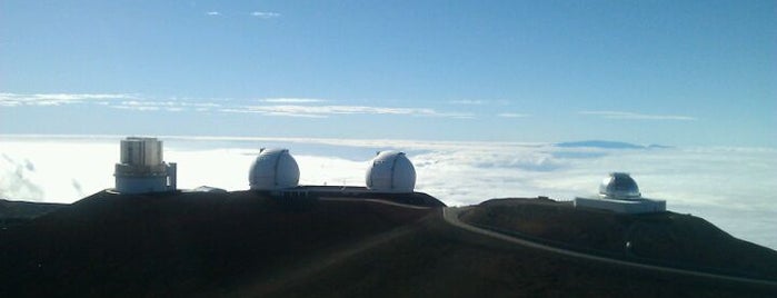 Mauna Kea Observatory Complex is one of Places my friends think I should go....