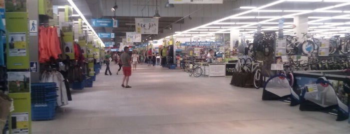 Decathlon is one of Brest.