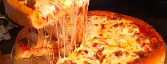 Chicago Pizza is one of Posti che sono piaciuti a mark.