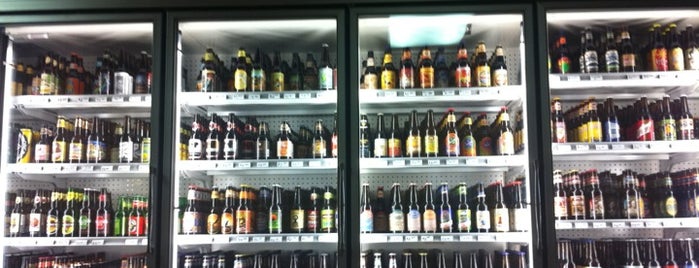 The Bottle Shop is one of Lugares favoritos de Josh.