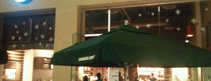 Starbucks is one of สถานที่ที่ Liliana ถูกใจ.