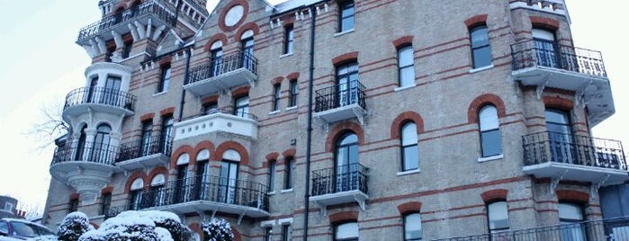 The Petersham Hotel is one of Lieux qui ont plu à Monique.
