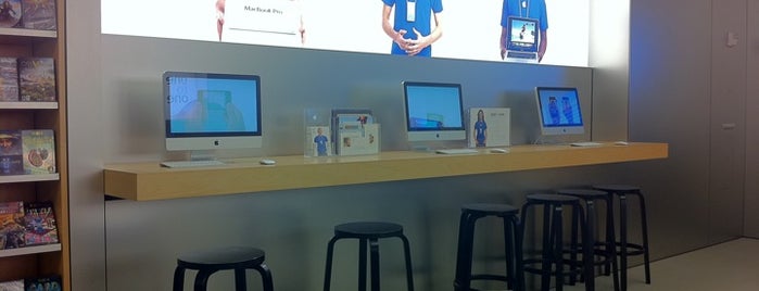 Apple First Colony Mall is one of Ivimtoさんのお気に入りスポット.