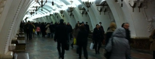 metro Arbatskaya, line 3 is one of Метро Москвы (Moscow Metro).