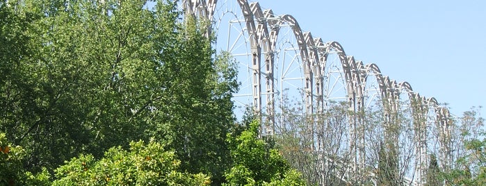 Jardines del Guadalquivir is one of Parques y jardines de Sevilla.