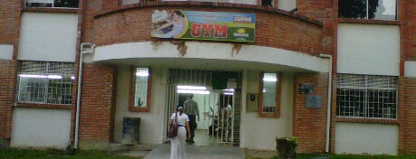 Centro de Acondicionamiento Físico IDEFLORIDA is one of Clubes.