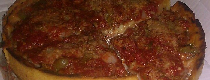 Lou Malnati's Pizzeria is one of Posti che sono piaciuti a John.